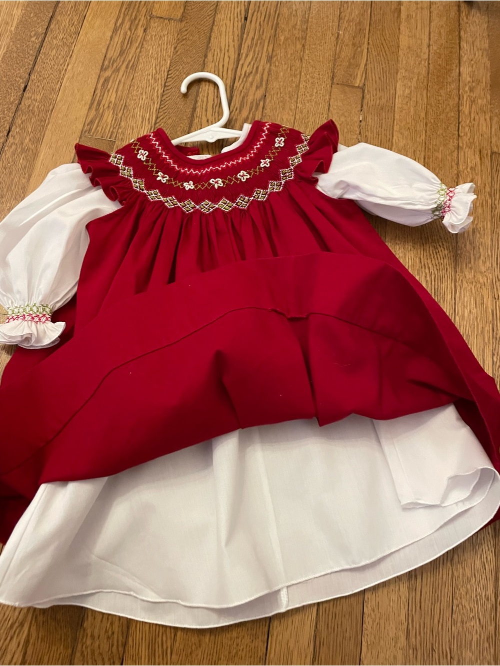 2pc Willbeth Red Smocked Bishop Dress Girls 12 months luxury designer - Picture 7 of 8